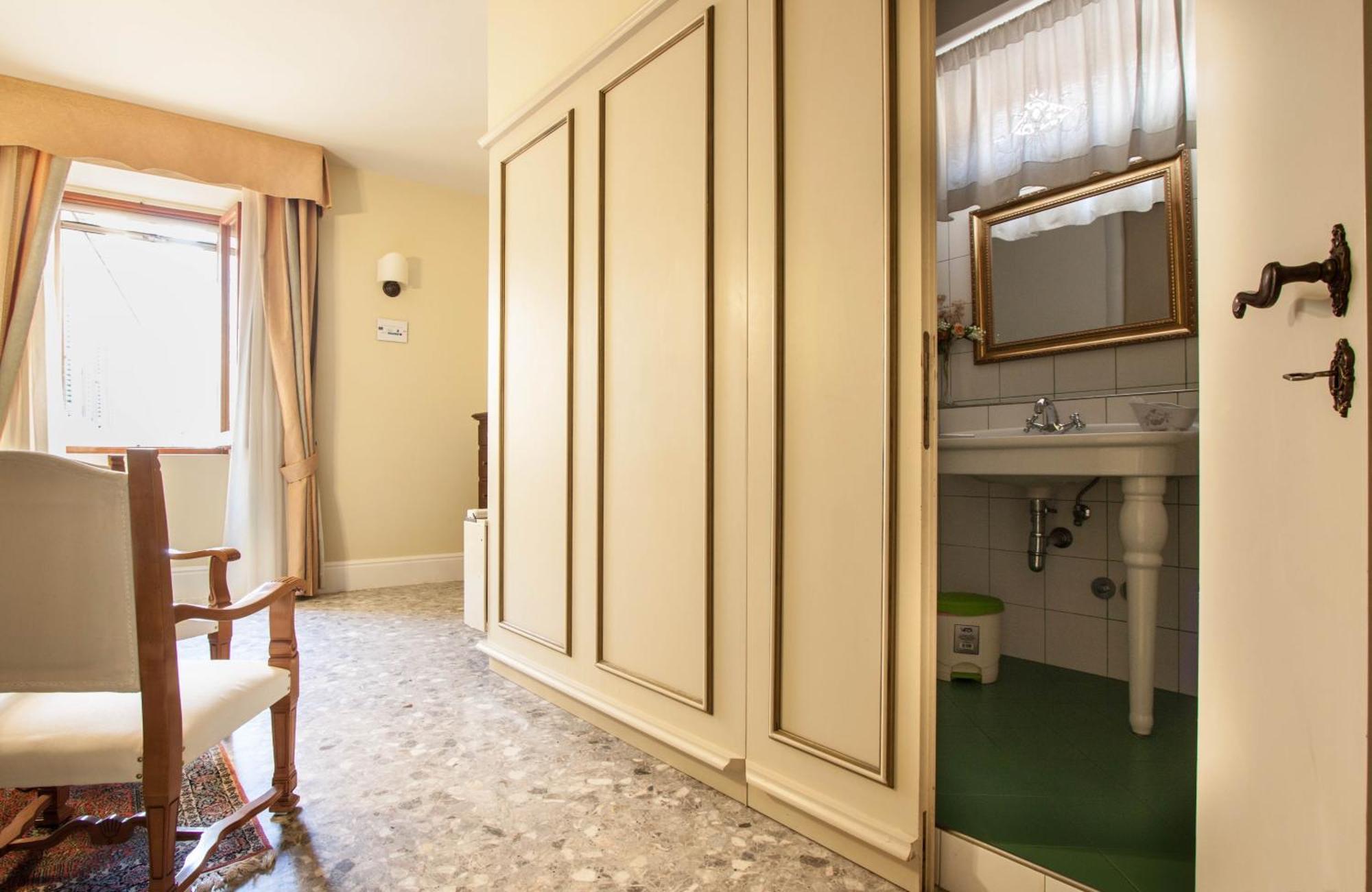 Dimora Antica Pianella Bed & Breakfast Pianella  Rom bilde